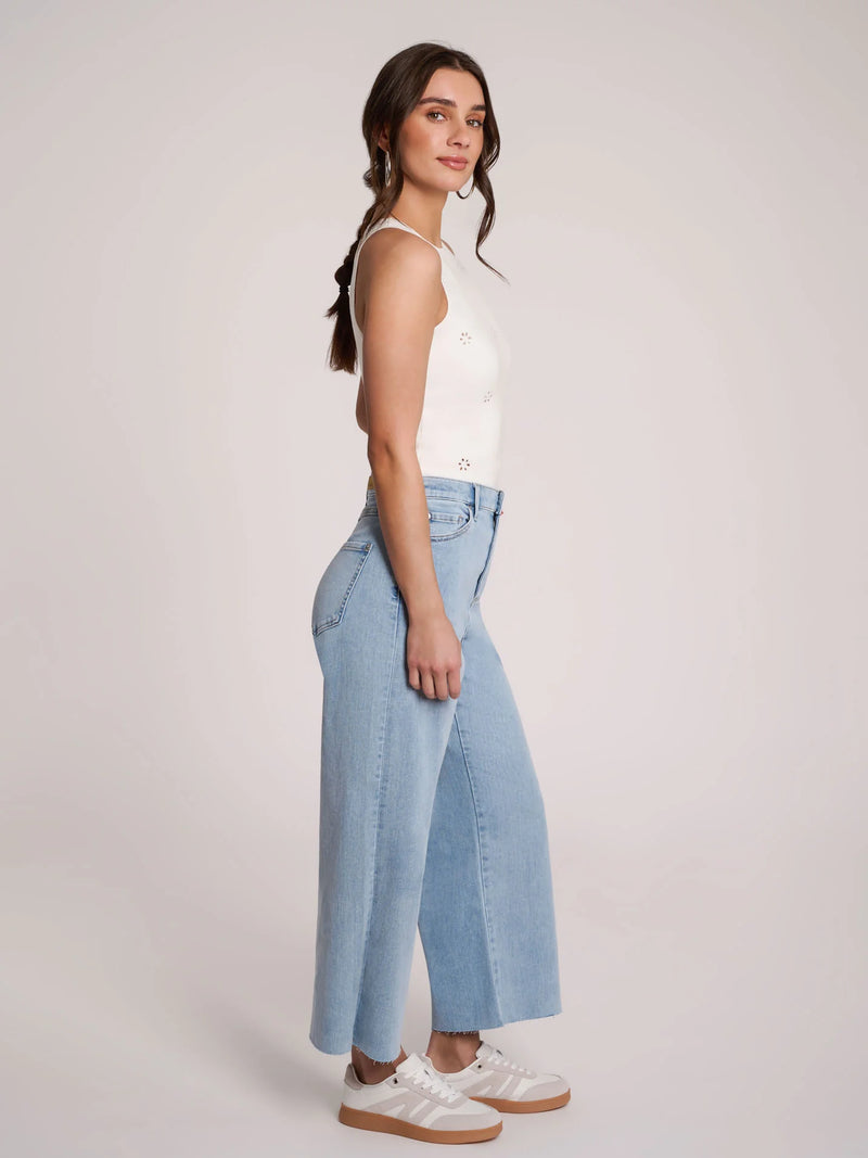 JEANS Lily coupe très évasée Crisp Wind Yoga Jeans